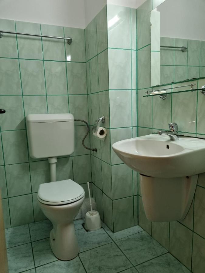 Hotel Randunica Văliug Esterno foto