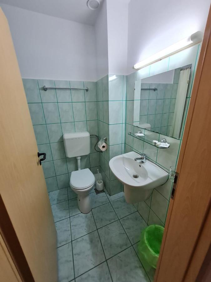Hotel Randunica Văliug Esterno foto